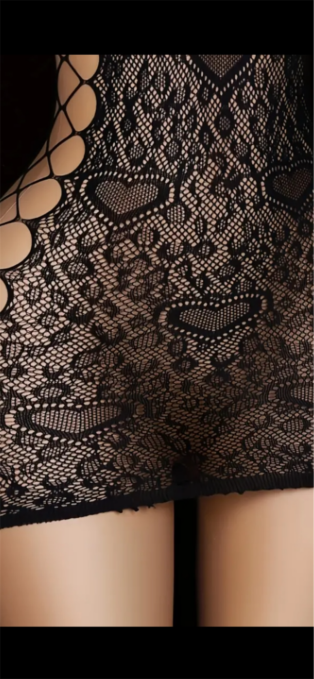 Juodas permatomas kūno tinkliukas su širdelėmis – universalus dydis