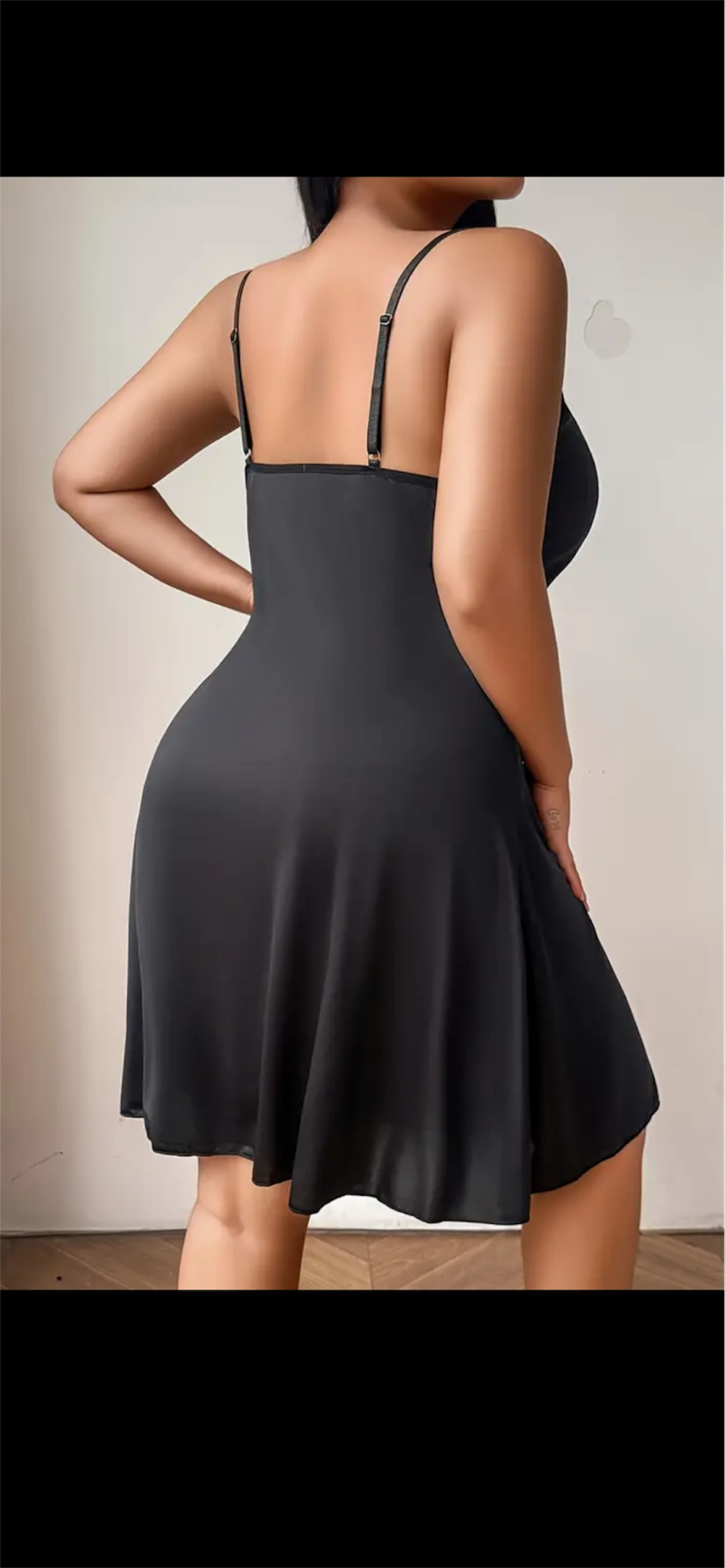 Juodos spalvos satininis naktinukai  su nėriniais „Elegant Dream“ (2XL)