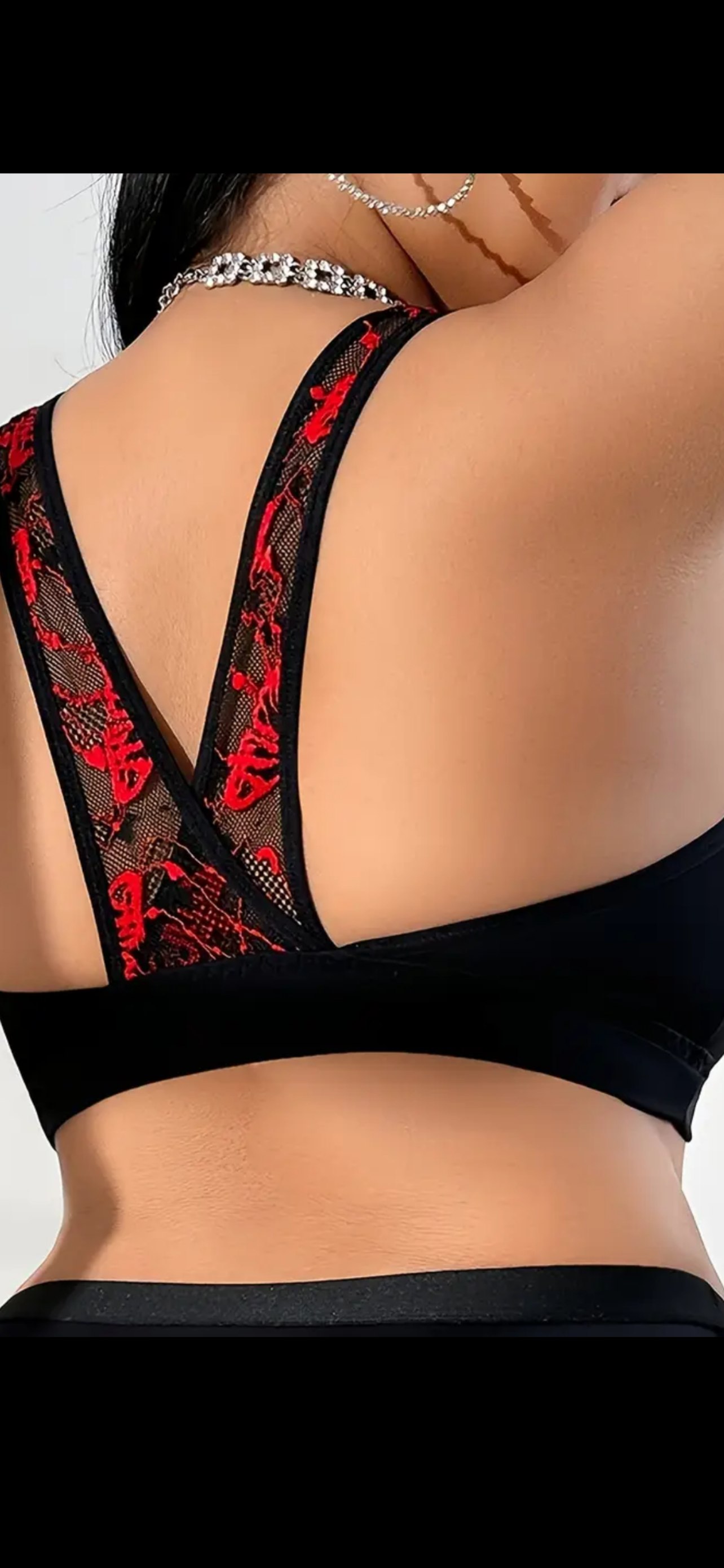 Juodas nėriniuotas liemenėlis su raudonomis detalėmis – 2XL–3XL